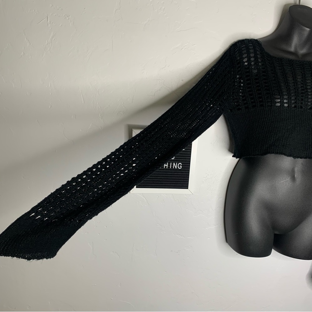 Hot Topic Black Open Knit Cropped Sweater Medium Long Sleeve Grunge Aesthetic - Picture 3 of 12